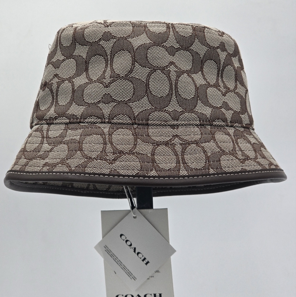 💥NWT💥 Coach Signature Jaquard Bucket Hat, Stone